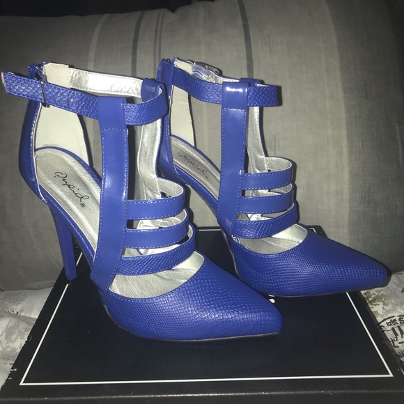 Shoes - Picture 2 of 5